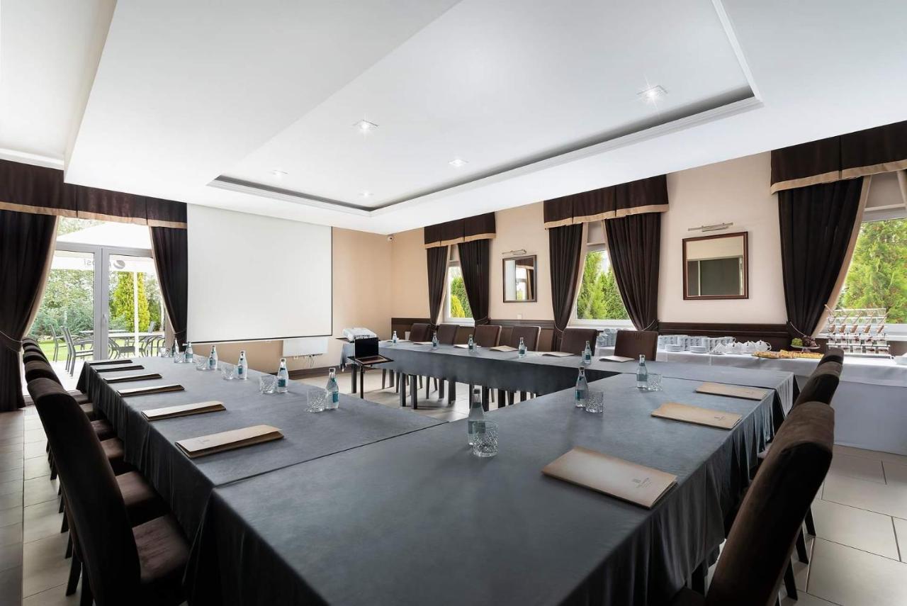 The Amber Business & Spa Hotel Олєшніца Екстер'єр фото