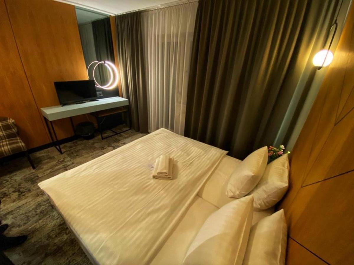 The Amber Business & Spa Hotel Олєшніца Екстер'єр фото